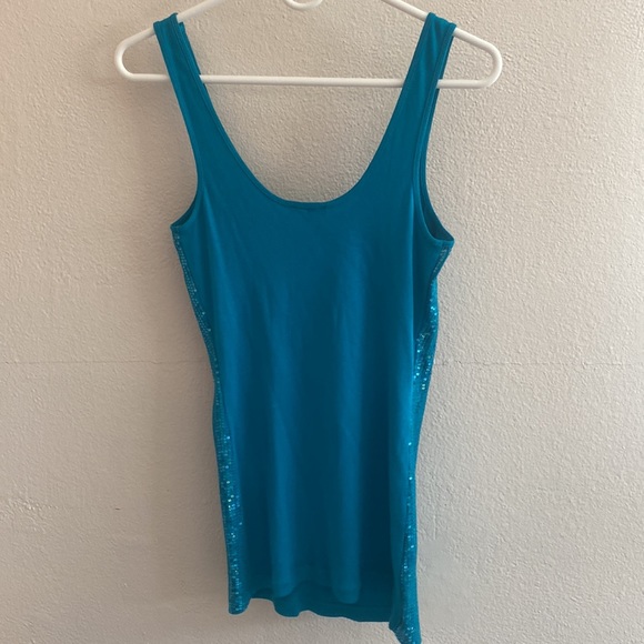 Sparkly blue tank top - Picture 7 of 8